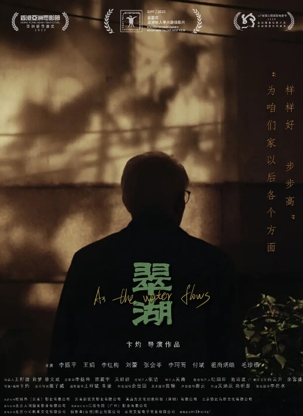 真心话大冒险系列老哥夜店大山带回来的大四女生聊天细节满满中间给女生亲脚背让女神体验女王的感觉立马沦陷对白有趣妹子长相没有美颜的加持下也是够看 - 每日1黑料海报
